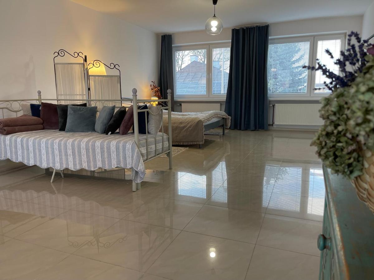 Apartamenty Cud Miod Кросно Экстерьер фото